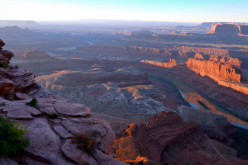 Deadhorse canyon photographer in morning sun