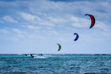 kite surfing trio