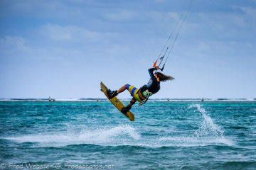 kite surfing