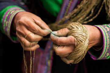 sapa working hands of hmong.wm