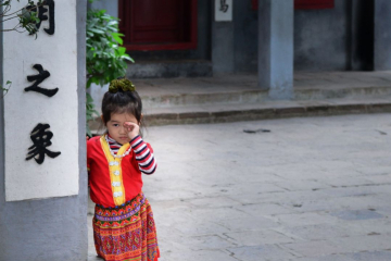 Little girl at the temple